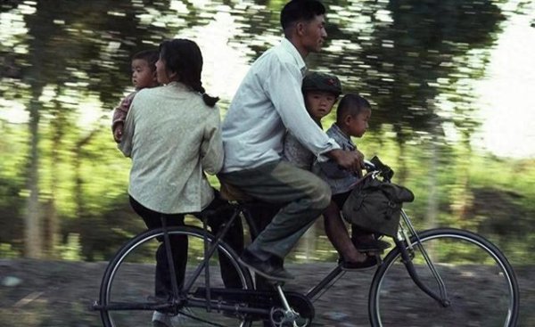 比较好的股票配资 老同学推荐高息理财, 取钱时银行不让提现, 经理说出恐怖内幕