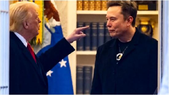 真正实盘配资 硅谷观察：马斯克服软低头认错了，全球首富还是拗不过美国总统